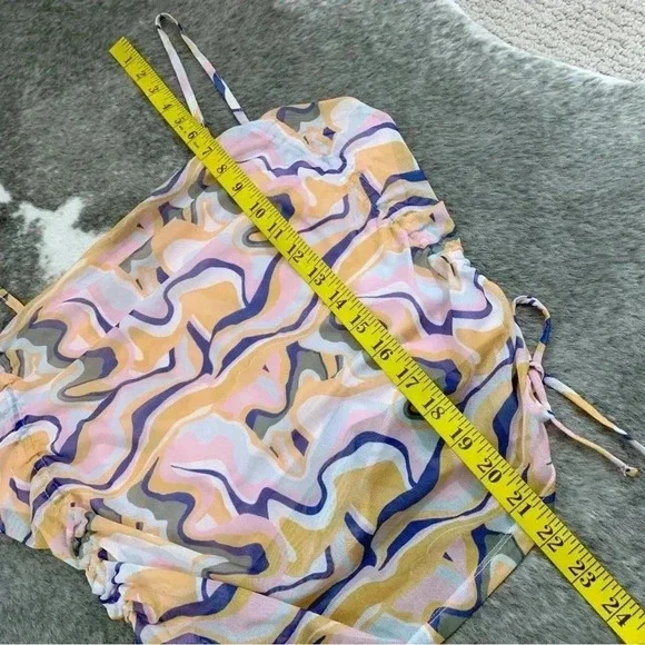 Mesh Swirl Top - Picture 9 of 10